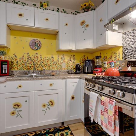 Stunning Gulfport Getaway About 1 Mi To The Beach Екстериор снимка