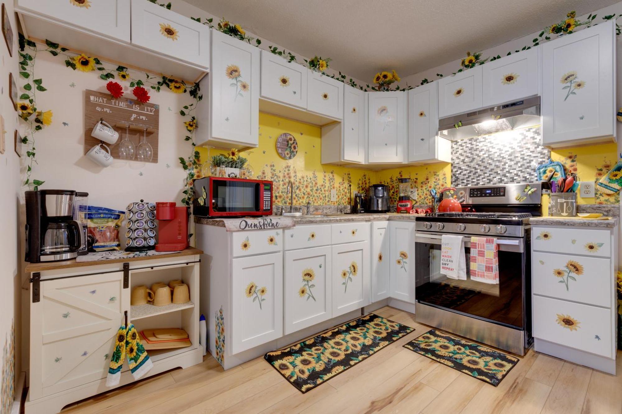 Stunning Gulfport Getaway About 1 Mi To The Beach Екстериор снимка