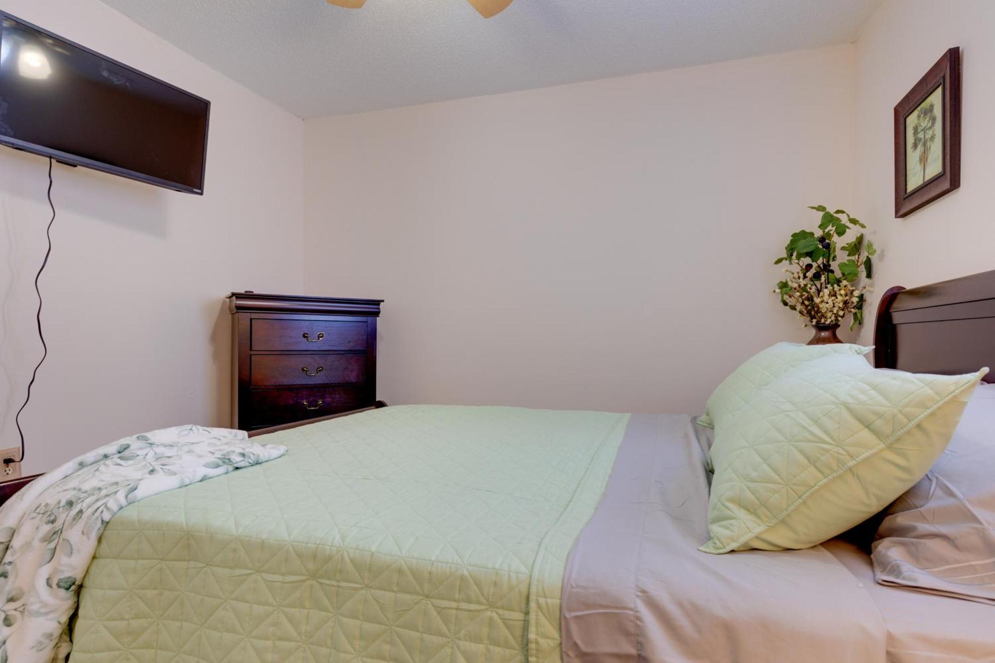 Stunning Gulfport Getaway About 1 Mi To The Beach Екстериор снимка